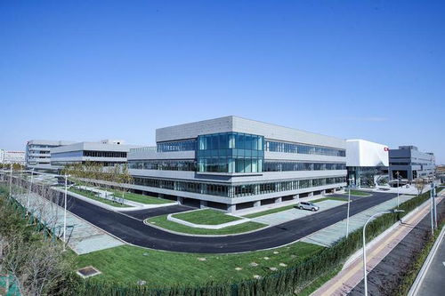 暗中 工作的智能工厂 机械手上长出了 眼睛 丨新经济 再出发