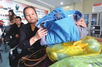 8岁男童脑死亡捐献器官成功 父母含泪送别(图)