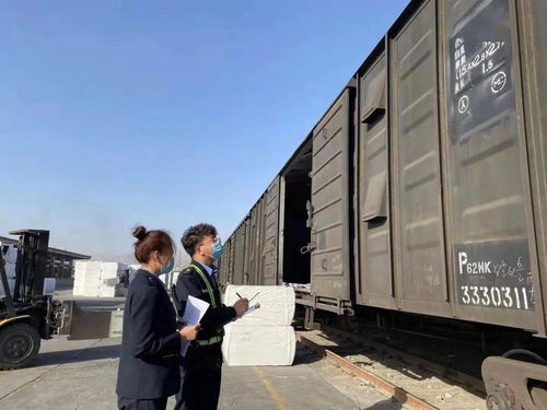 库尔勒货场 让更多的产品走上格库铁路