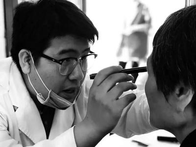 痛惜!32岁眼科医生突然去世,他做的最后一件事竟然是.