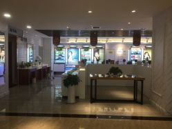 镜库眼镜工厂O2O实体免税店东大街店与同仁眼库：创新服务与健康保障的完美结合